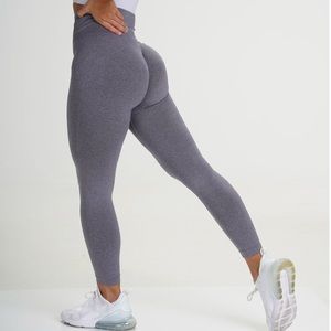 Brand new never worn NVGTN leggings size Small